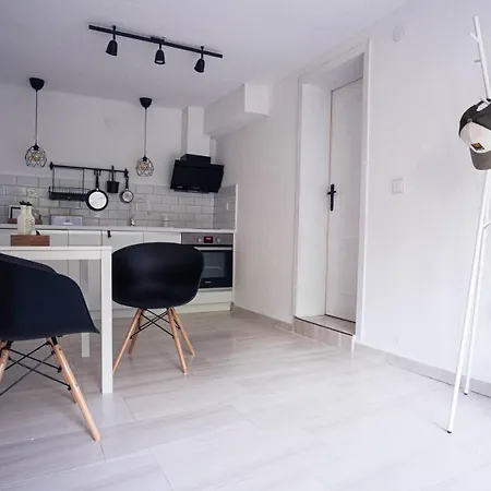Apartment студио черно и бяло Sandanski